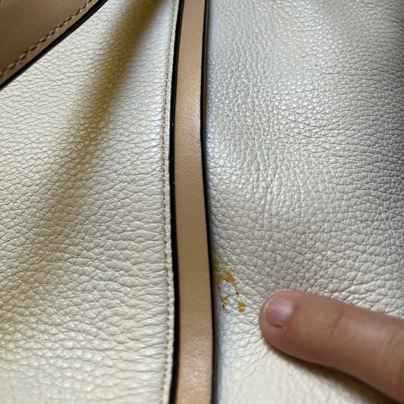 Michael Kors Cream and Tan Shoulder Bag - Picture 6 of 7